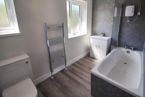 Master bathroom 1.JPG