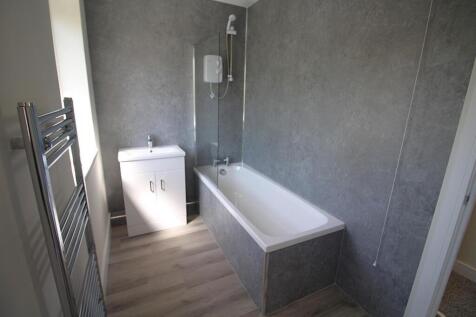 Bathroom 2.JPG