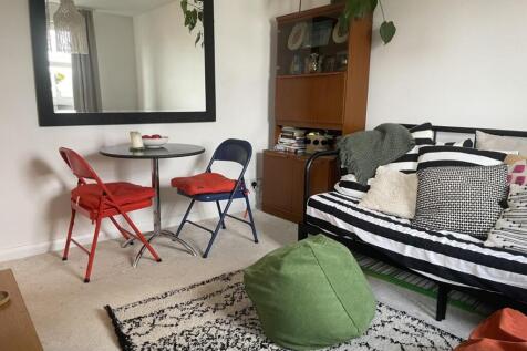 Lounge 2.jpg