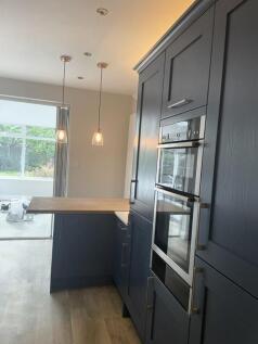 KITCHEN 2.jpg