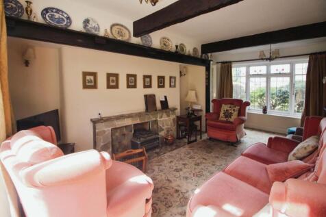 Living Room 1.JPG