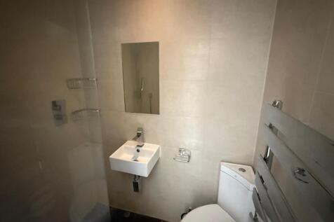 ensuite.jpg