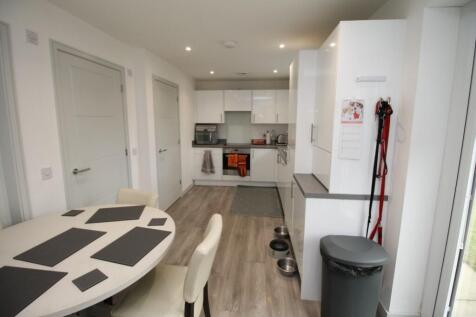 Kitchen Dining area