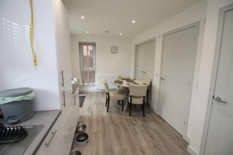 Kitchen Dining area