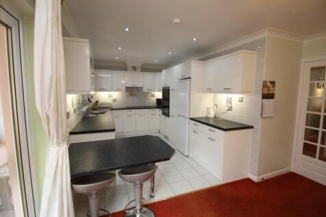 KItchen/Dining area
