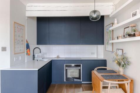 18 Cleveland Street-