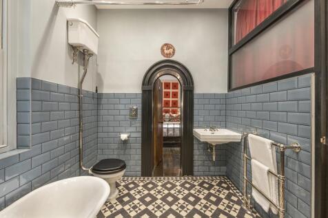 bathroom (3).jpg