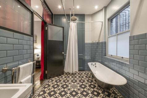 bathroom (1).jpg