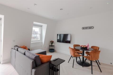 4, 30 Foley Street-4