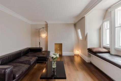 4, 102 Great Portlan