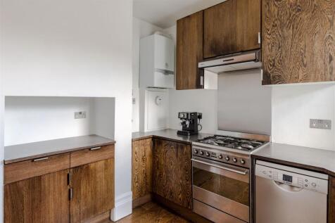 4, 102 Great Portlan