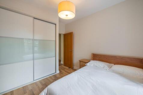 bedroom (1).jpg