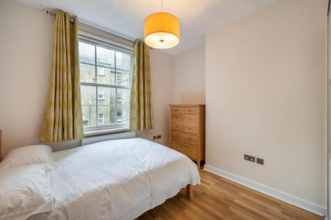 bedroom (2).jpg
