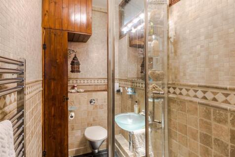 Shower room-2.jpg