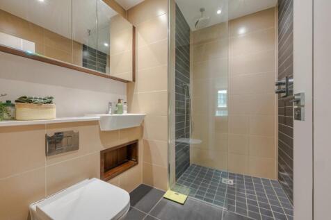 BATHROOM 2.jpg