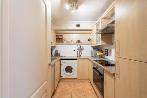 kitchen (2).jpg