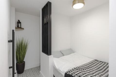 Bed-1.jpg