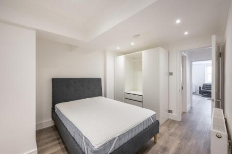 bedroom (3).jpg