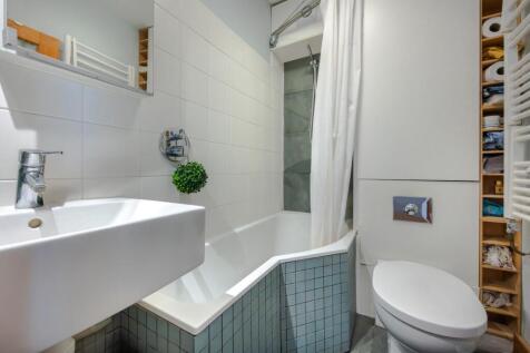 BATHROOM 1.jpg