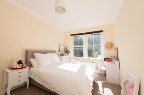 BEDROOM 1 b.jpg