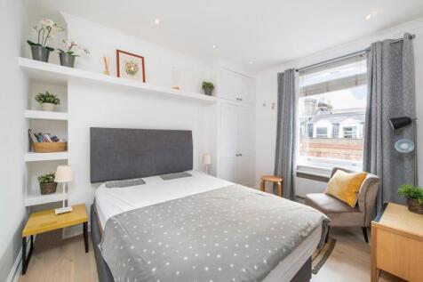 BEDROOOM 1 b.jpg