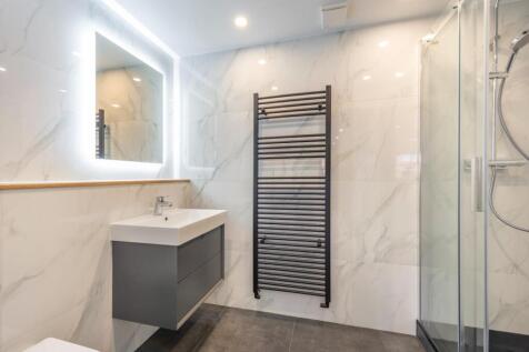 bathroom (2).jpg