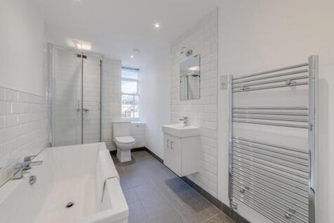 BATHROOM 2.jpg