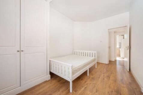 BEDROOM 1 b.jpg