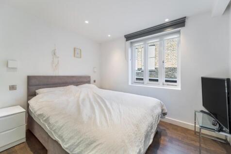 bedroom (2).jpg