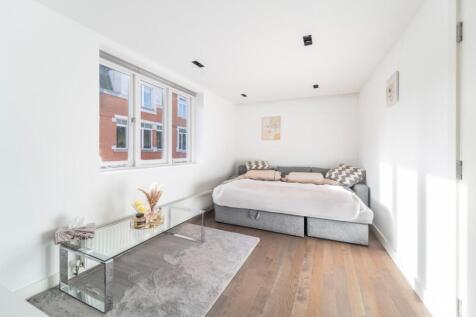 bedroom (5).jpg