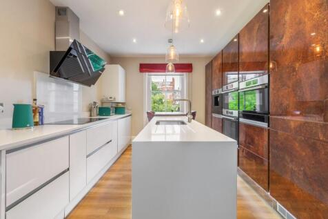 kitchen (2).jpg