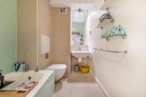 BATHROOM 2.jpg