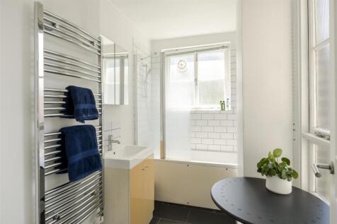 Bathroom_2.jpg