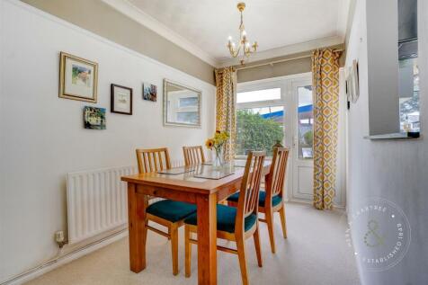 Manor Way, Whitchurch, Hern Crabtree (11).jpg