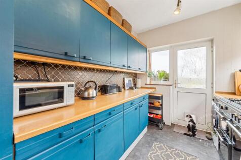 Carisbrooke-Way-17.jpg
