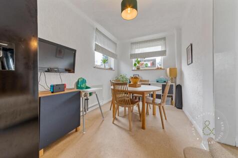Carisbrooke-Way-13.jpg