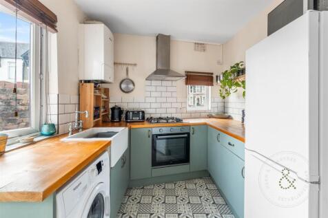 Kelvin Road, Roath, Hern Crabtree (17).jpg