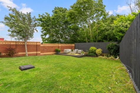 Wyncliffe Gardens, Hern Crabtree (14).jpg