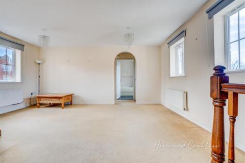 Threipland Drive, Heath, HernCrabtree Lettings (5)