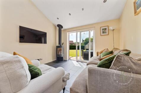 Cottage-Close-25.jpg
