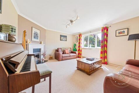 Cottage-Close-16.jpg