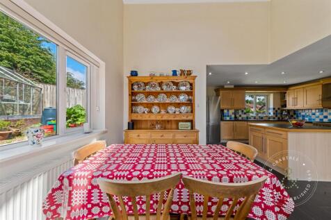 Cottage-Close-27.jpg