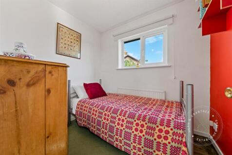 Cottage-Close-01.jpg