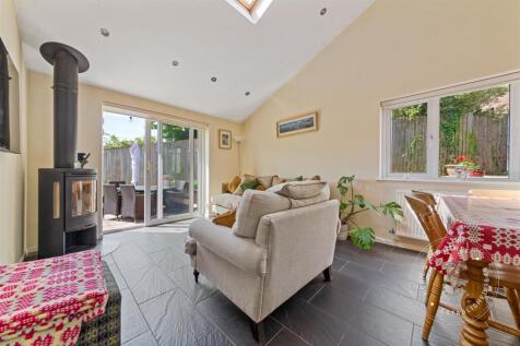 Cottage-Close-24.jpg