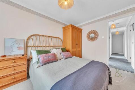 Alderwood-Close-02.jpg