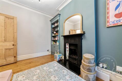 Amesbury-Road-19.jpg