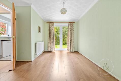 Maes Y Crochan, St Mellons, Cardiff (13).jpg