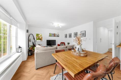 Francis-House-14.jpg