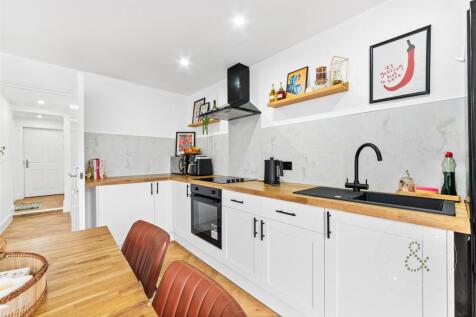 Francis-House-15.jpg