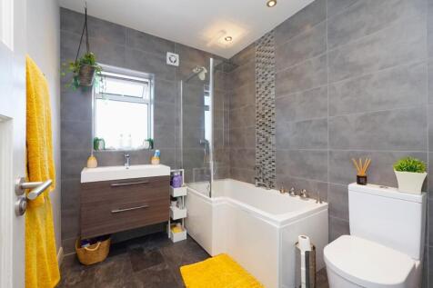 First Floor Bathroom